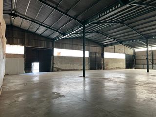 NAVE INDUSTRIAL EN ALQUILER  700 metros