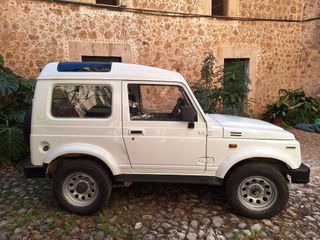 Suzuki Samurai