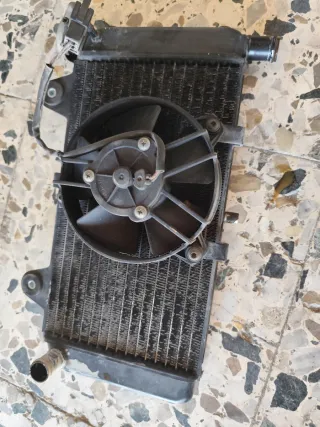 Radiador Yamaha MT 03 660.