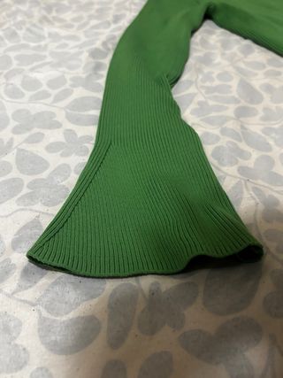 Blusa verde manga larga acampanada