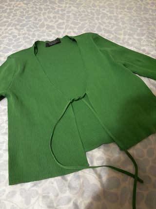 Blusa verde manga larga acampanada