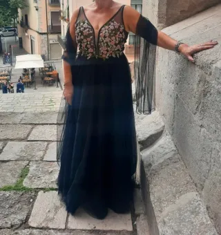 Vestido Fiesta Negro con Flores Rosas