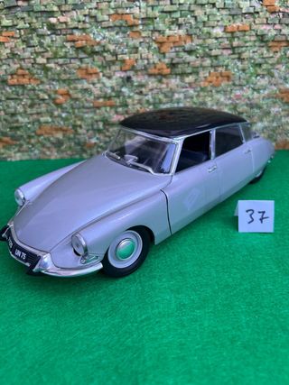 Citroën DS 19 (1963) – Solido – Escala 1:18