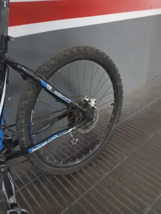 Bicicleta de montaña AFX, talla S