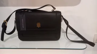 Bolso Tommy Hilfiger Negro