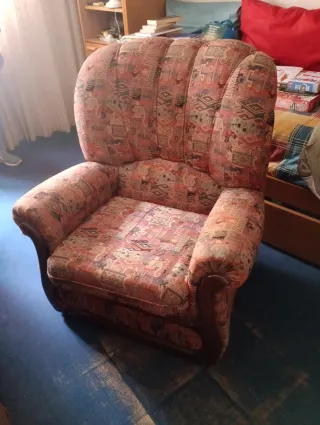 Sillón de tela multicolor