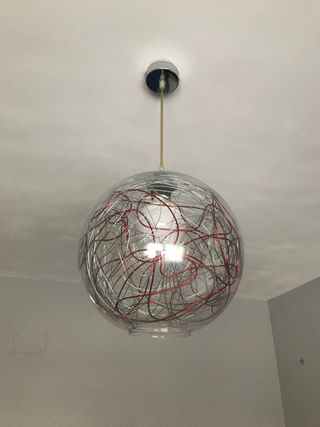 Lámpara colgante esférica con hilos
