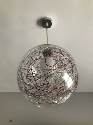 Lámpara colgante esférica con hilos