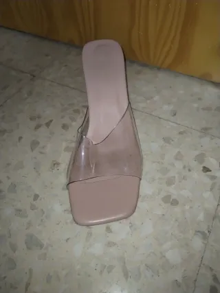 Tacones beige transparentes