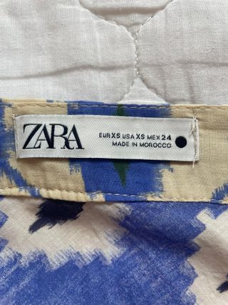 Falda Zara corta volantes y lazo