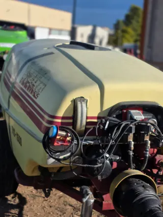 Atomizador Hardi 710-1500 Equipado con sonar