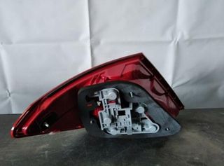 Piloto tras der 2048200264 mercedes clase c 51965