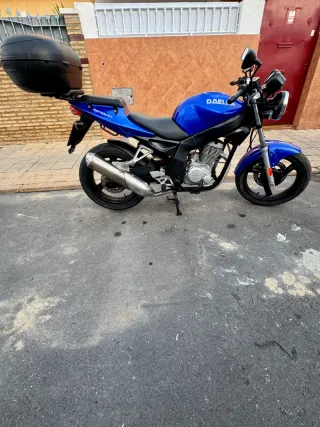 Moto Daelim Roadwin 125 Azul