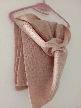 Braga cuello rosa y beige