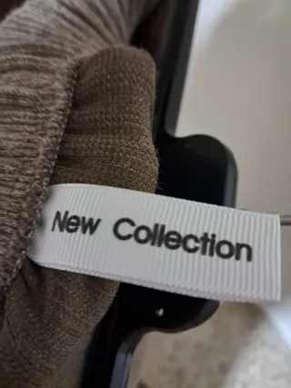 Falda marrón con detalle de anilla