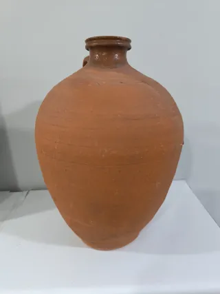 Cántaro de barro antiguo