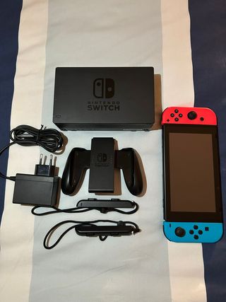 Nintendo Switch + Maletín + 3 Juegos