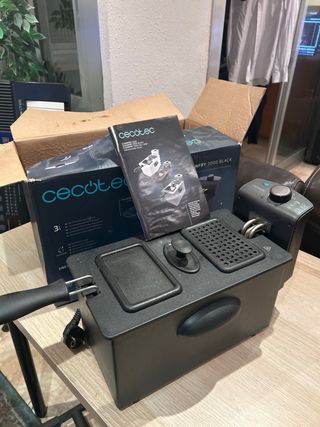 Freidora Cecotec Negra