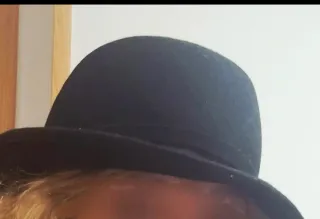 Sombrero de paño elegante con caja