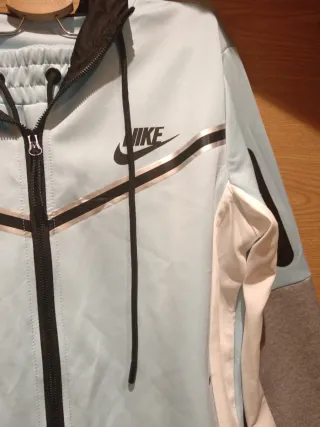 Conjunto deportivo Nike azul y gris