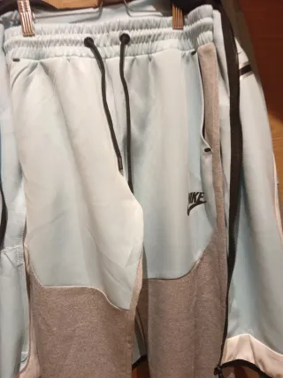 Conjunto deportivo Nike azul y gris