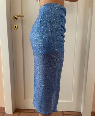 Falda midi lentejuelas drapeada azul Zara Talla S