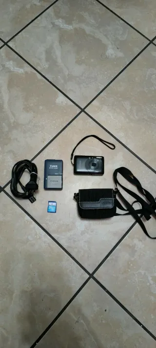 Canon IXUS 100 IS Fotocamera Digitale