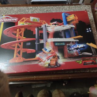 garage multipiano Majorette Stunt Heroes Crash Car