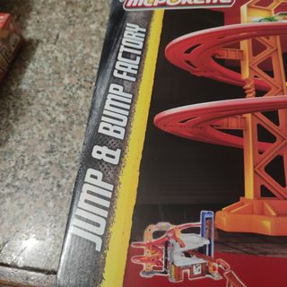 garage multipiano Majorette Stunt Heroes Crash Car