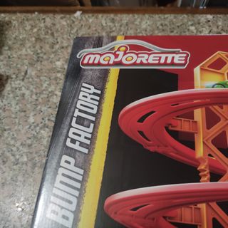 garage multipiano Majorette Stunt Heroes Crash Car