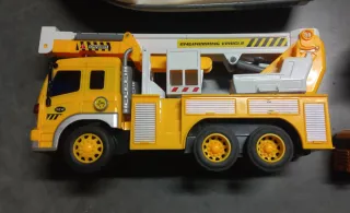 Lote de vehículos de juguete, de plástico y metal