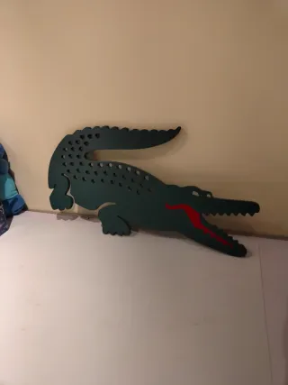Figura Madera Lacoste Cocodrilo