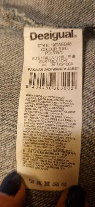 Cazadora vaquera Desigual bordada