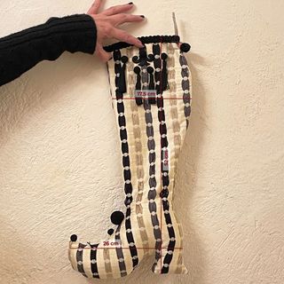 Calza di Natale decorata con nappe