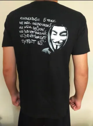 CAMISETA NEGRA - V DE VENDETTA - TALLA XL y más...