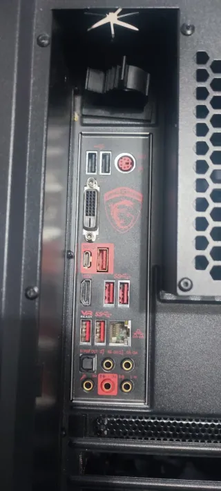 PC base i7-7700  · Z270 Gaming