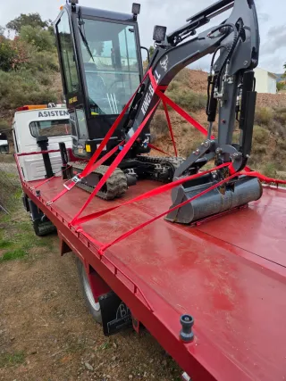 Grua portacoches bien cuidada