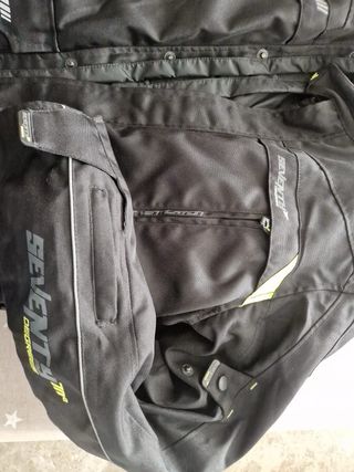 Chaqueta de moto negra