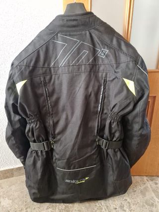 Chaqueta de moto negra