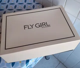 Sciarpa calda a quadri con etichetta