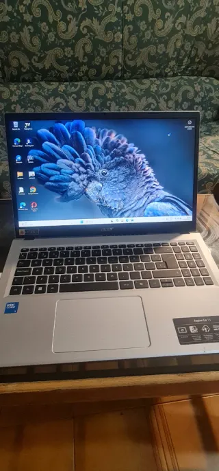 Portátil Acer Plata - 4 Meses de Uso