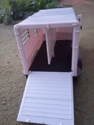 Remolque para animales blanco