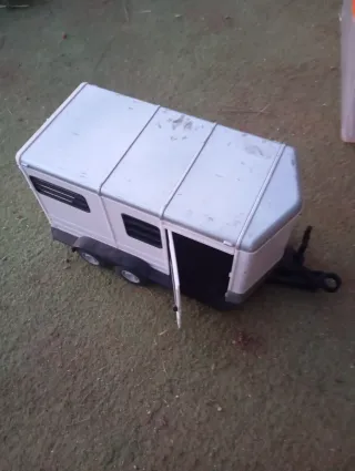 Remolque para animales blanco