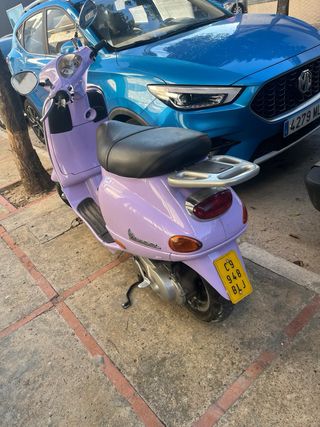 Piaggio Vespa ET2 Lila