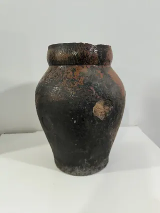 Cántaro antiguo de barro