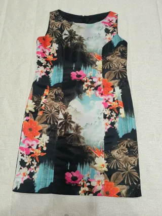 Vestido estampado tropical