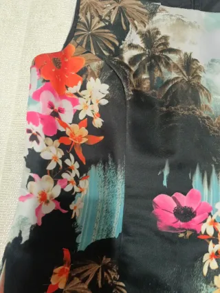 Vestido estampado tropical