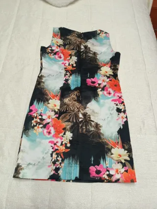 Vestido estampado tropical