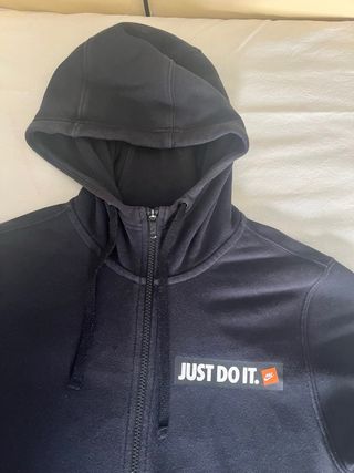 Chaqueta Nike Negra con Cremallera