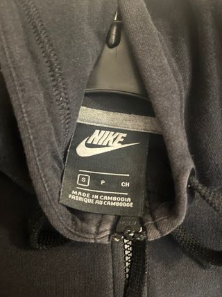 Chaqueta Nike Negra con Cremallera